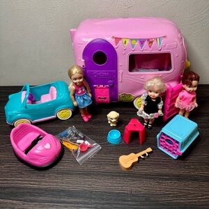 Barbie Chelsea Camper Caravan Doll Car Playset 3 Dolls and Puppy